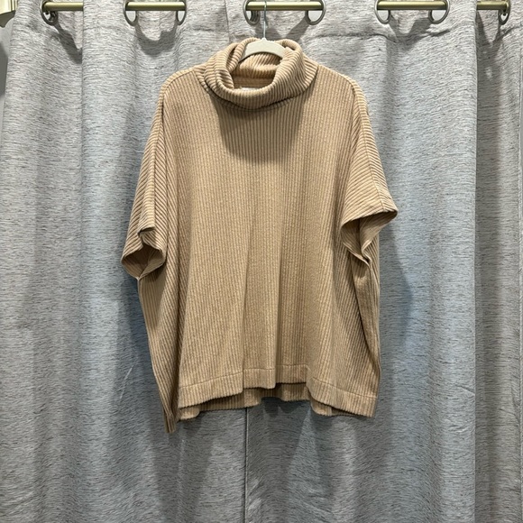 Van Heusen Sweaters - ⭐️2/$25⭐️Van Heusen sweater top